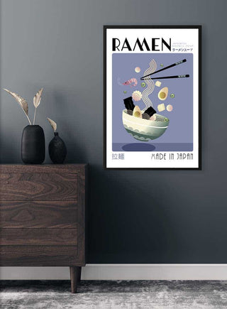 Framed "Rahmen Noodles Blå Plakat" poster featuring a bowl of ramen with chopsticks and ingredients.